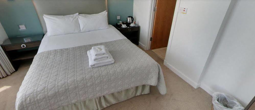 Mccafferty'S Guesthouse Ilford Hotel